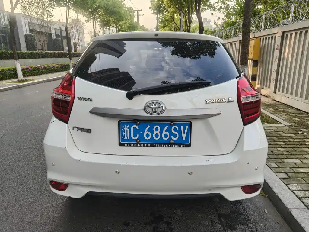 Toyota Yaris L 2019 — фото 3
