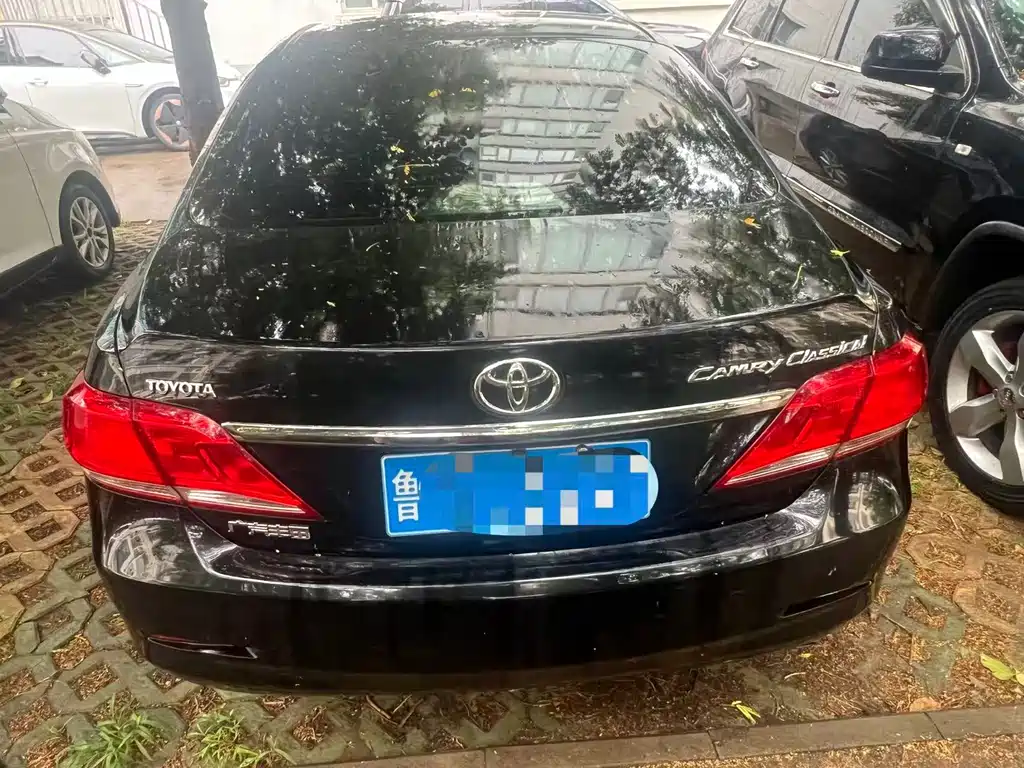 Toyota Camry 2015 — фото 11