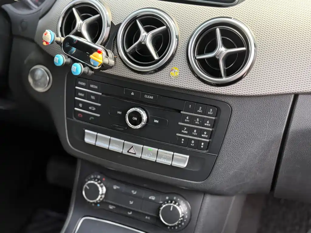 Mercedes-Benz B-Class 2016 — фото 11