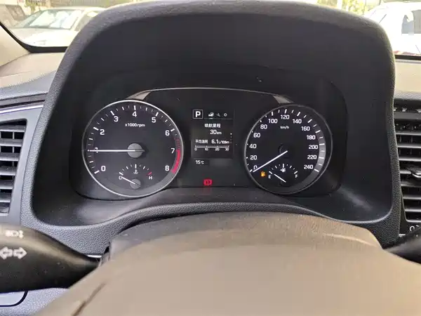 Hyundai Celesta 2016
