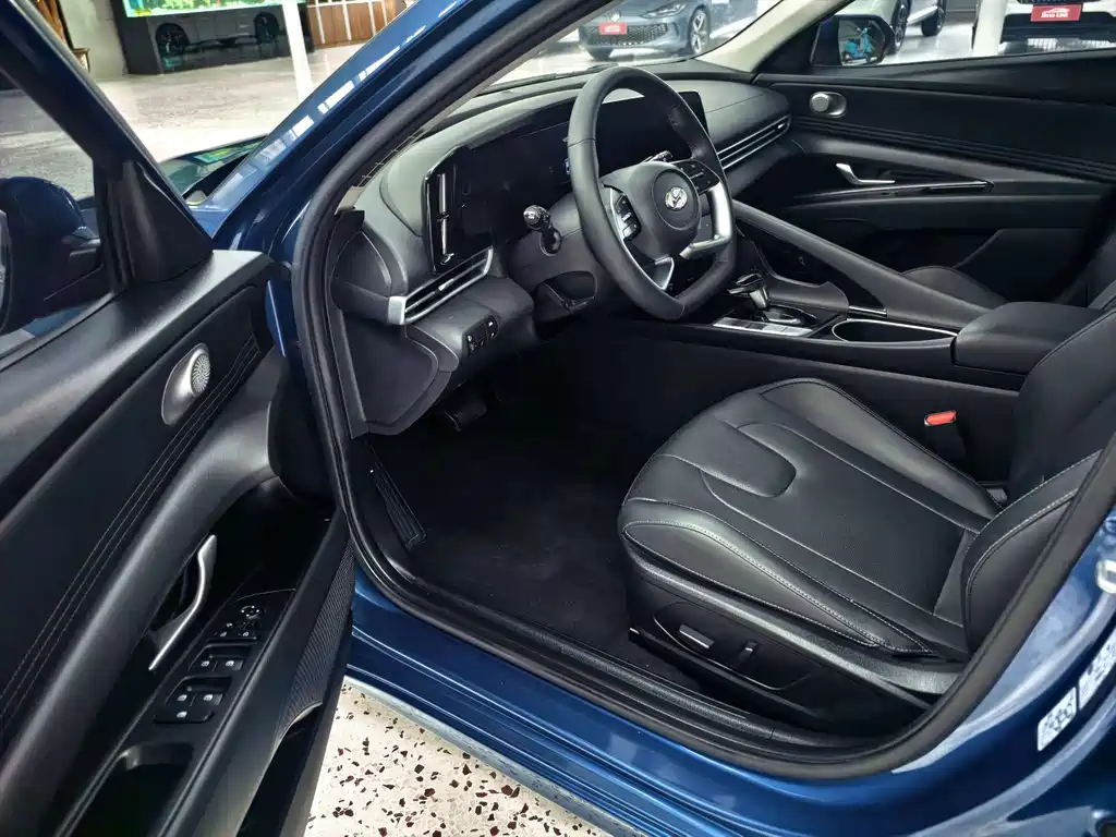 Hyundai Elantra 2022
