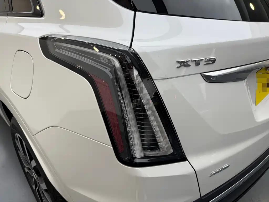 Cadillac XT5 2024 — фото 8