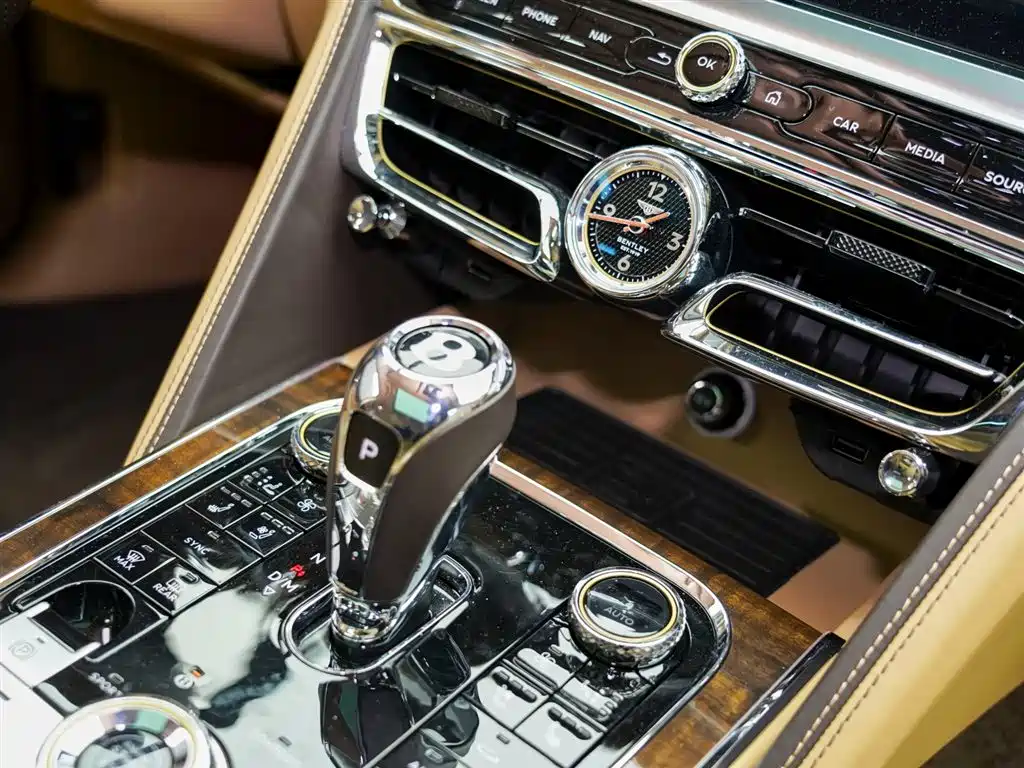 Bentley Flying Spur 2022 — фото 21