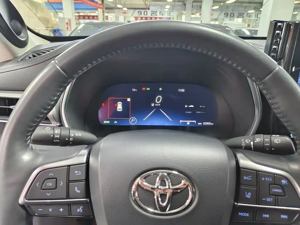 Toyota Highlander 2022 — фото 11