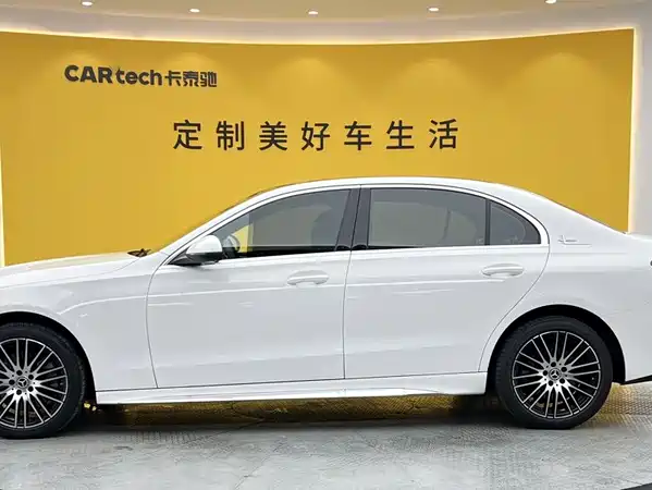 Mercedes-Benz C-Class 2025