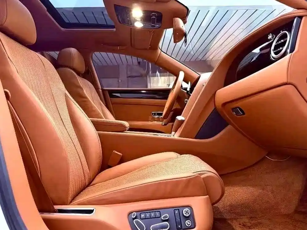 Bentley Flying Spur 2018 — фото 10
