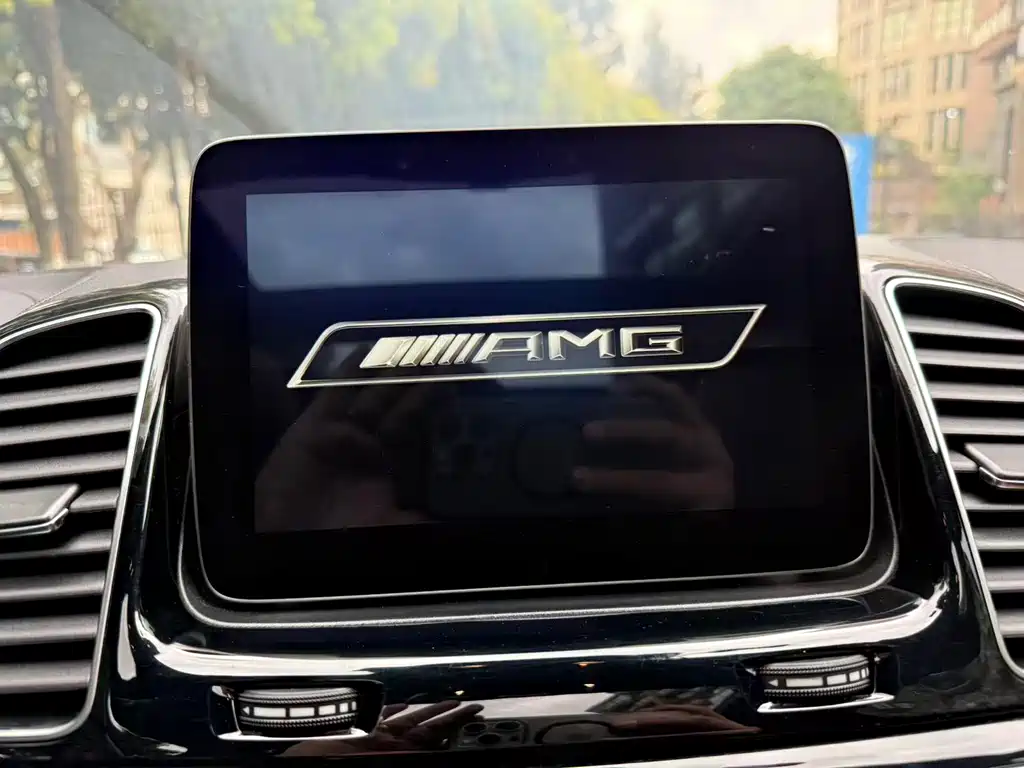 Mercedes-Benz GLE 2016 — фото 16