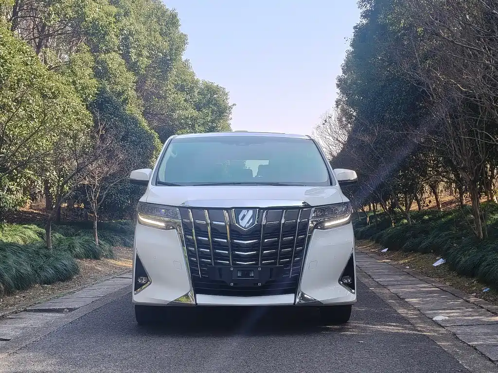 Toyota Alphard 2022 — фото 5