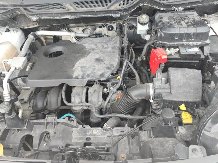 Ford EcoSport 2015 — фото 10