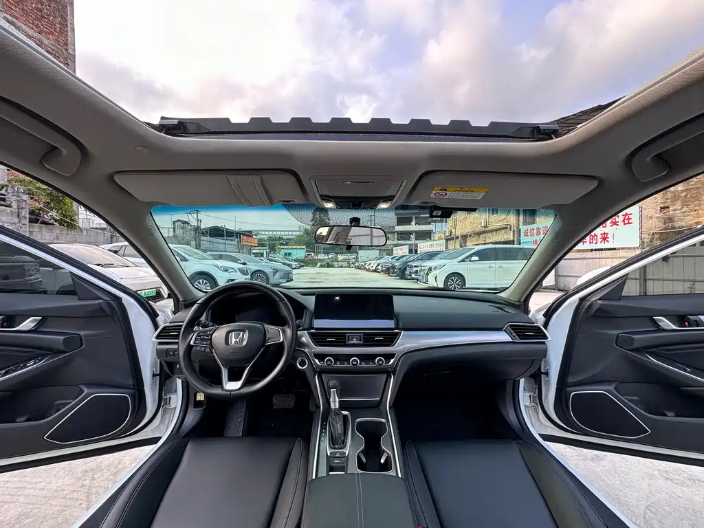 Honda Accord 2023 — фото 10