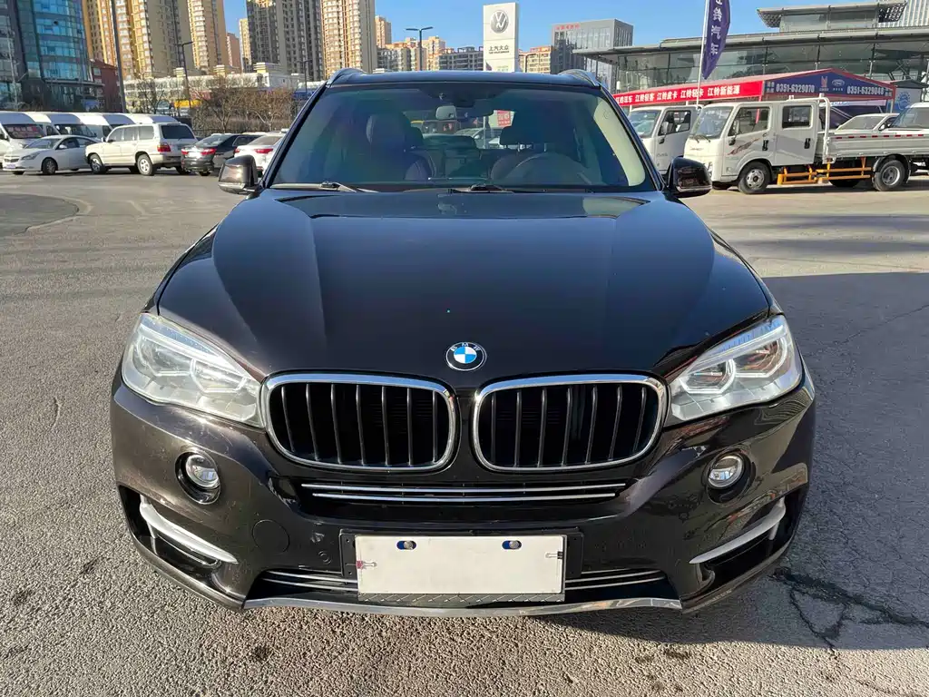 BMW X5 2018 — фото 1