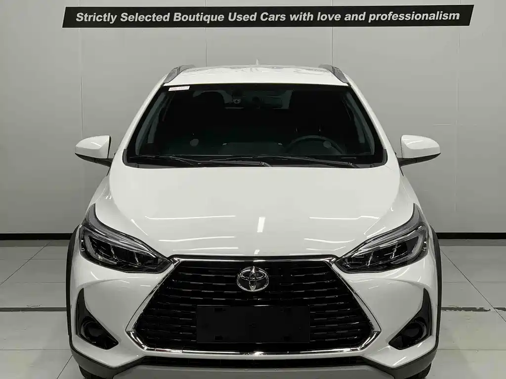 Toyota Yaris L 2022 — фото 2
