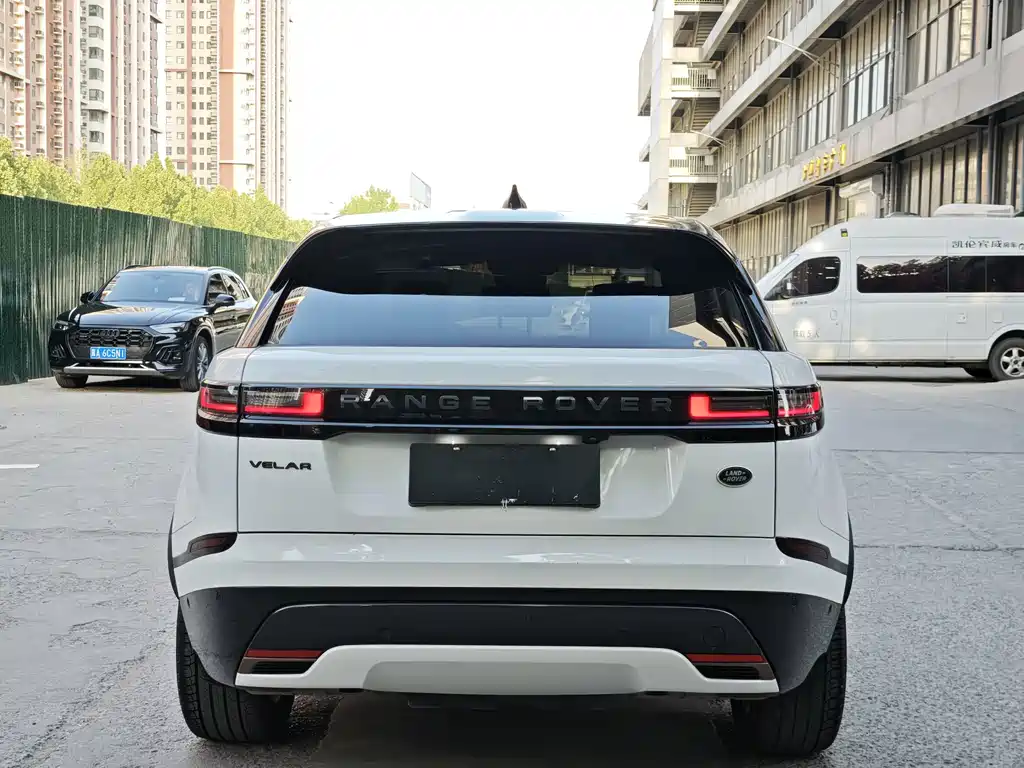Land Rover Range Rover Velar 2024 — фото 9