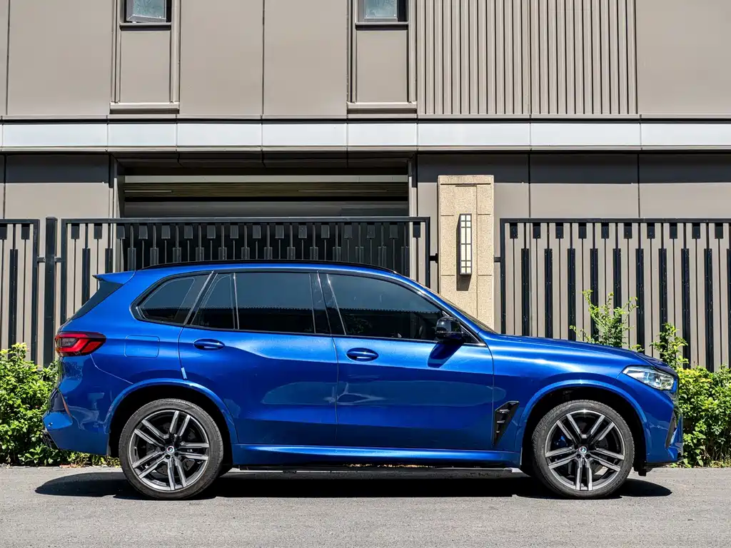 BMW X5 M 2022 — фото 4