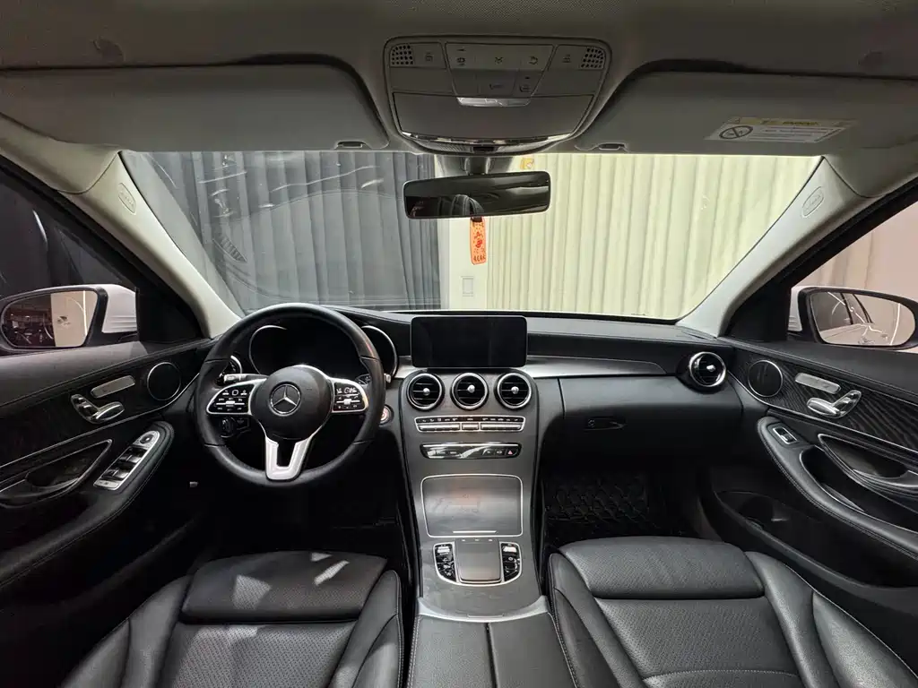 Mercedes-Benz C-Class 2019 — фото 29