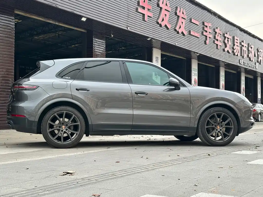 Porsche Cayenne 2018 — фото 8