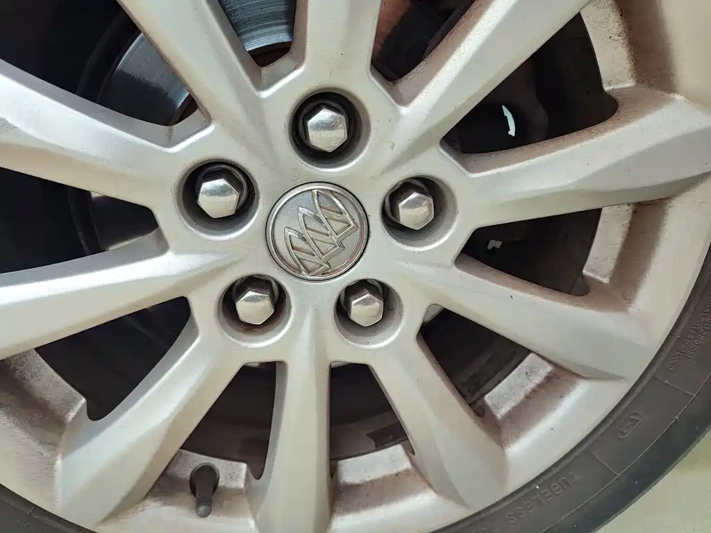 Buick Excelle 2015 — фото 12