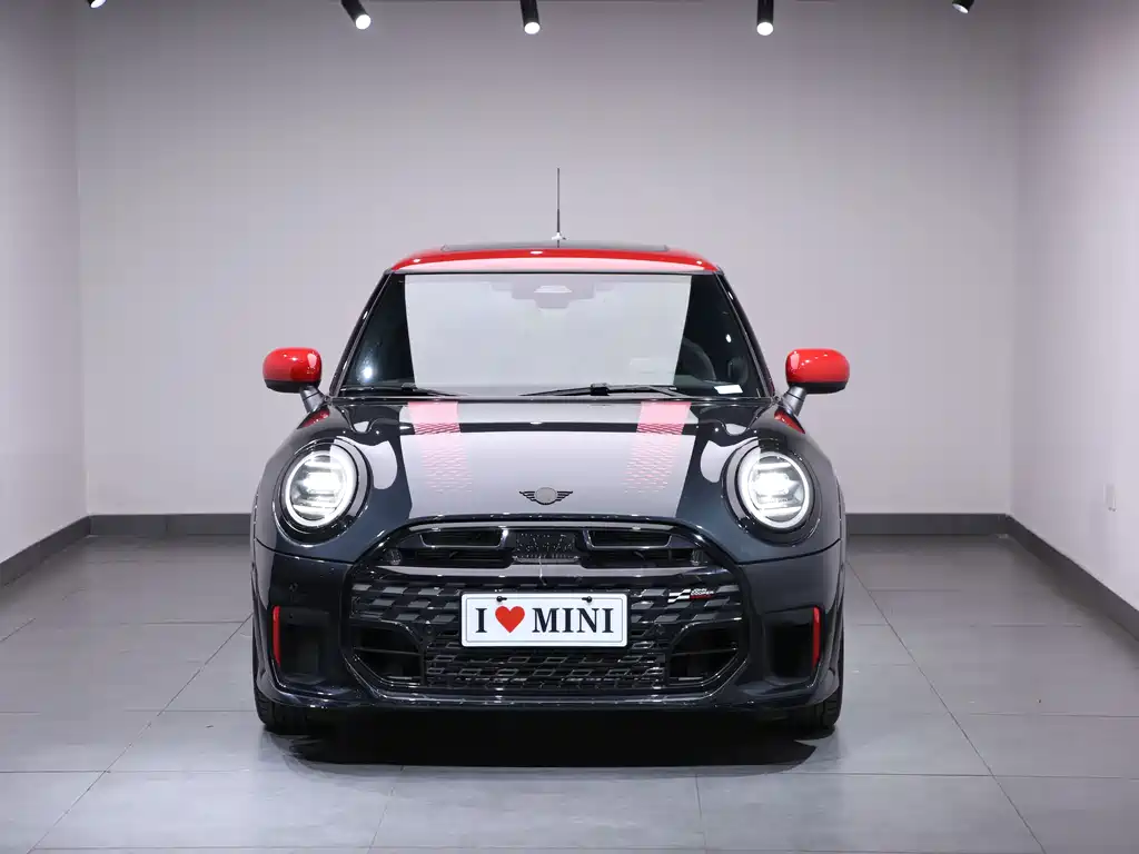 MINI JCW 2025 — фото 2