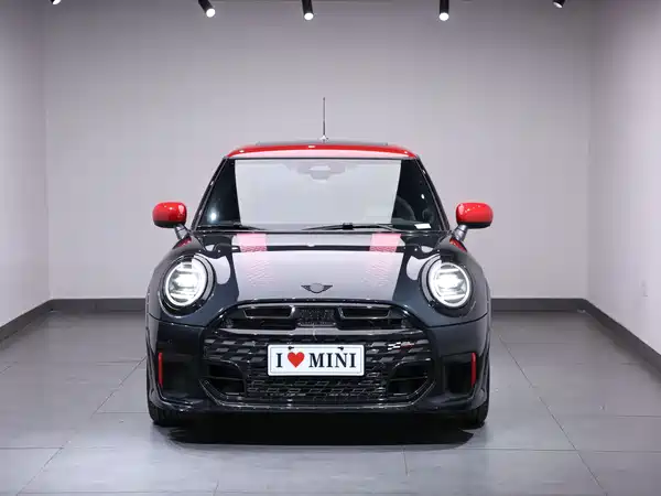 MINI JCW 2025