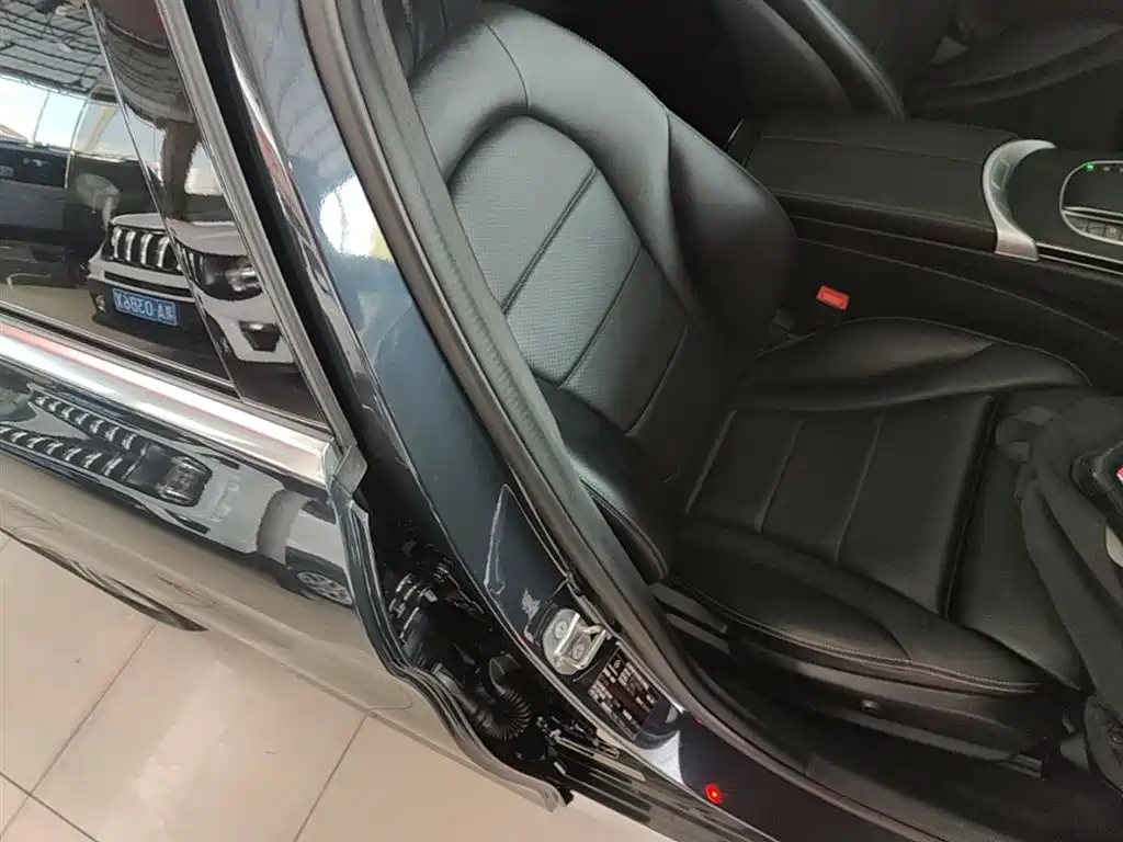 Mercedes-Benz C-Class 2019 — фото 25