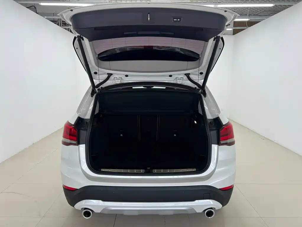 BMW X1 2022 — фото 8