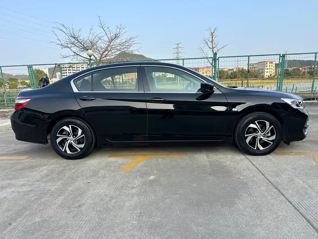 Honda Accord 2018 — фото 4
