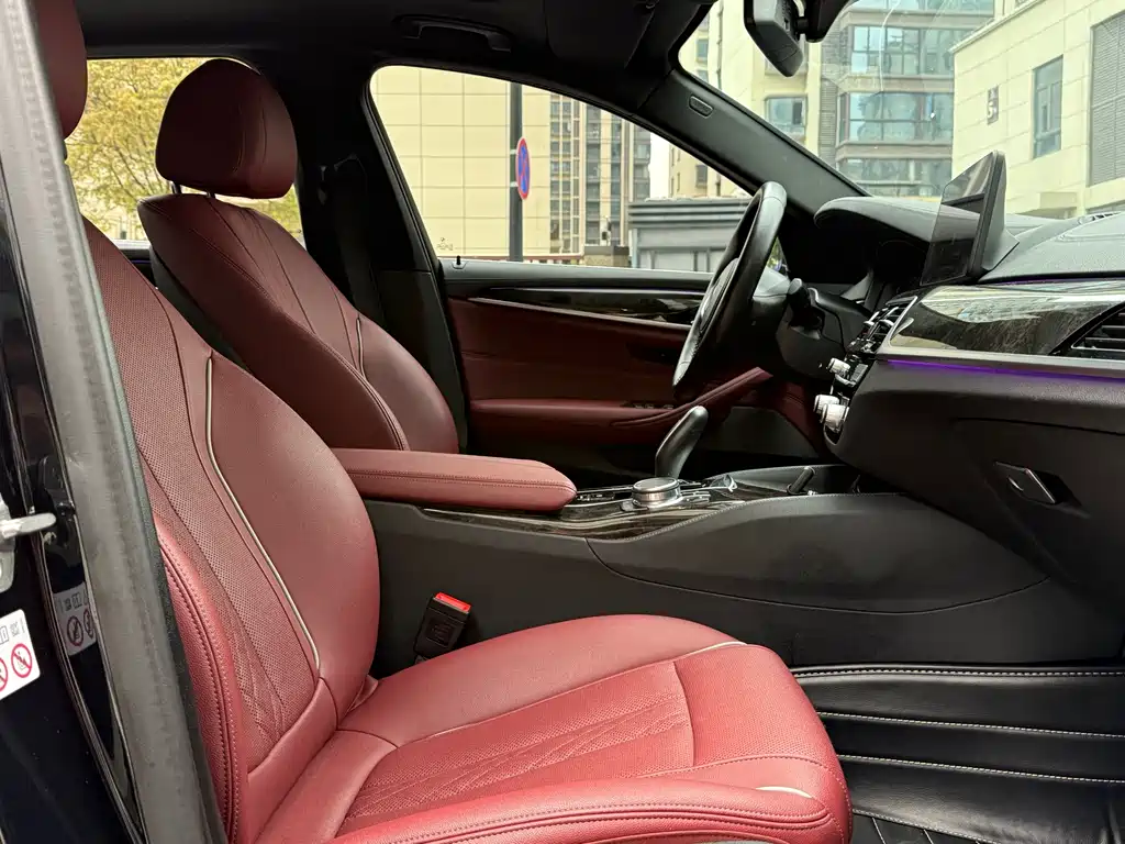 BMW 5 Series 2021