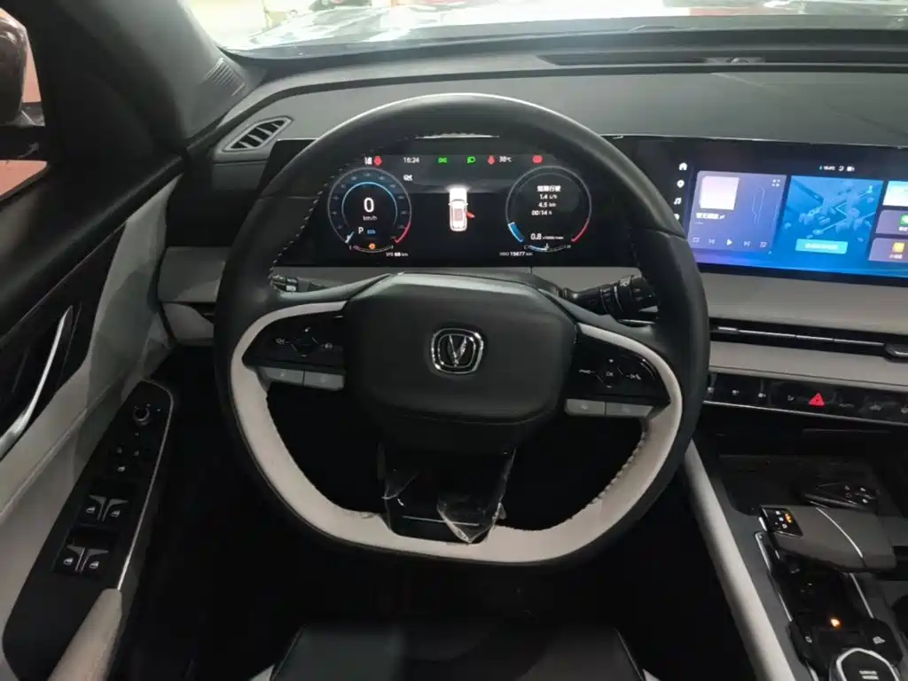 Changan CS75PLUS 2024 — фото 11