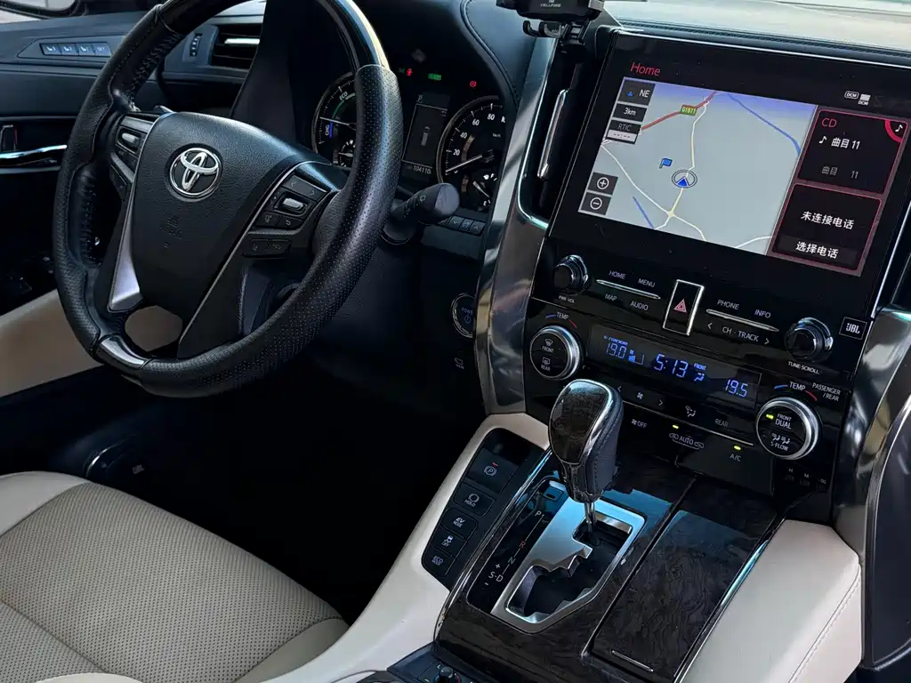 Toyota Vellfire 2021 — фото 6