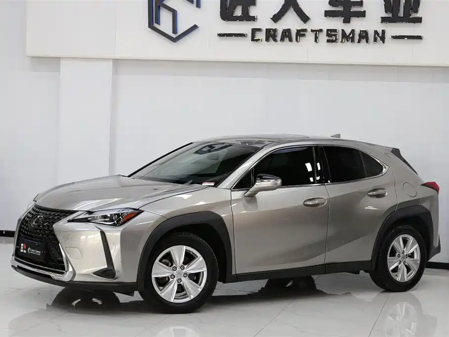 Lexus UX 2022