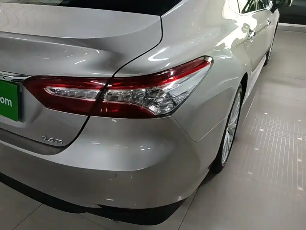 Toyota Camry 2020 — фото 8