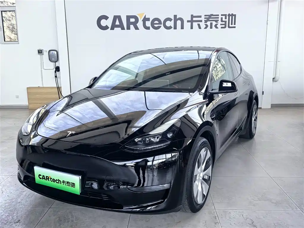 Tesla Model Y 2023 — фото 1