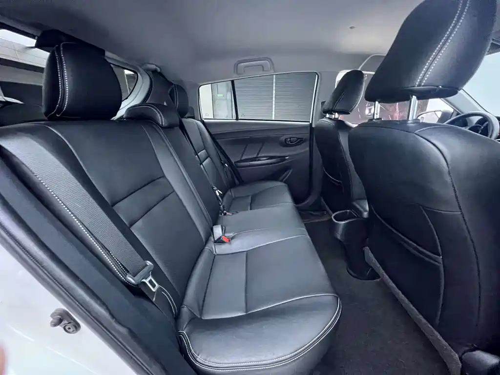 Toyota Yaris L 2022 — фото 18