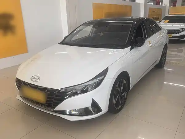 Hyundai Elantra 2022