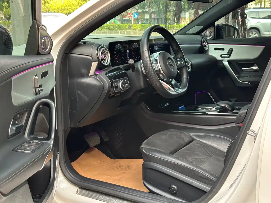 Mercedes-Benz A-Class 2020 — фото 9