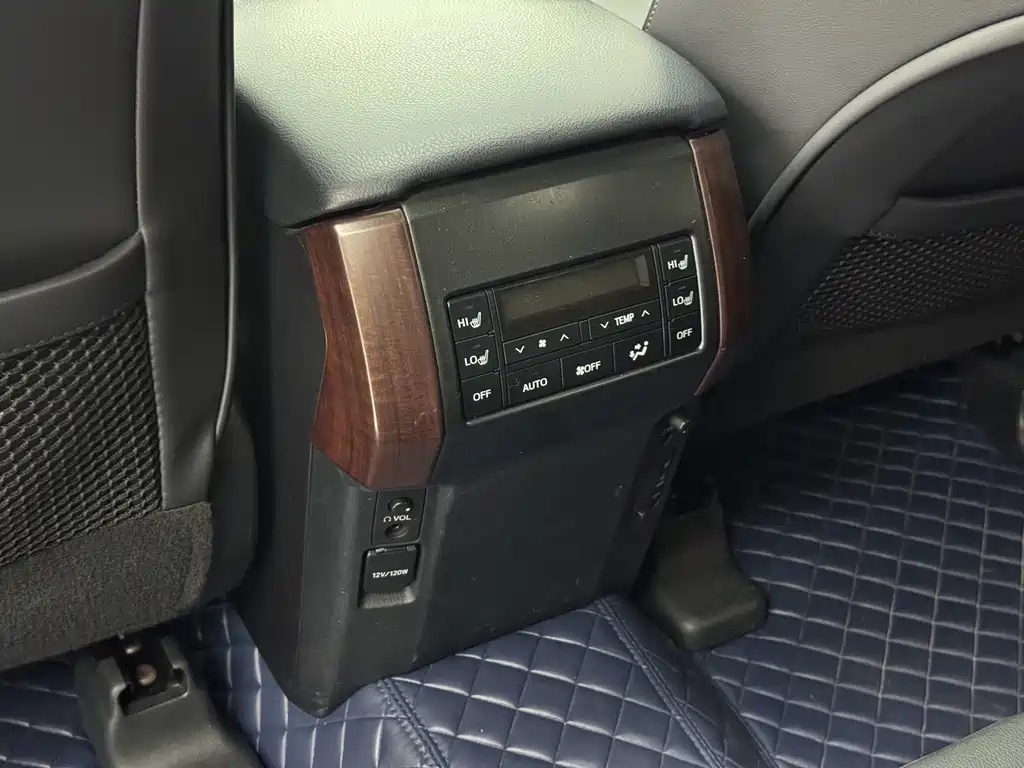 Toyota Prado 2016 — фото 16