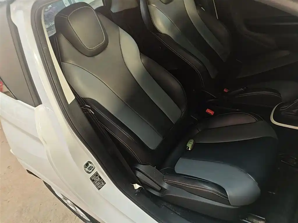Roewe Clever 2023 — фото 20
