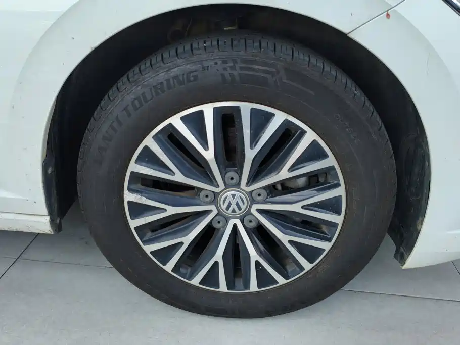 Volkswagen Sagitar 2021