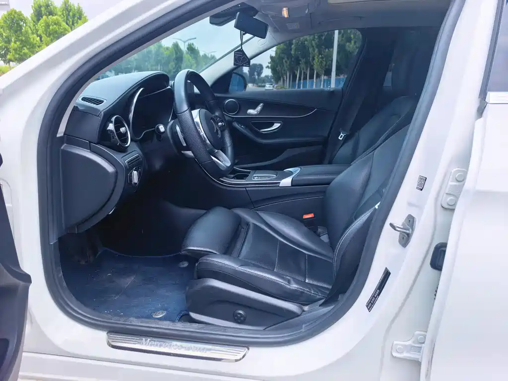Mercedes-Benz C-Class 2021