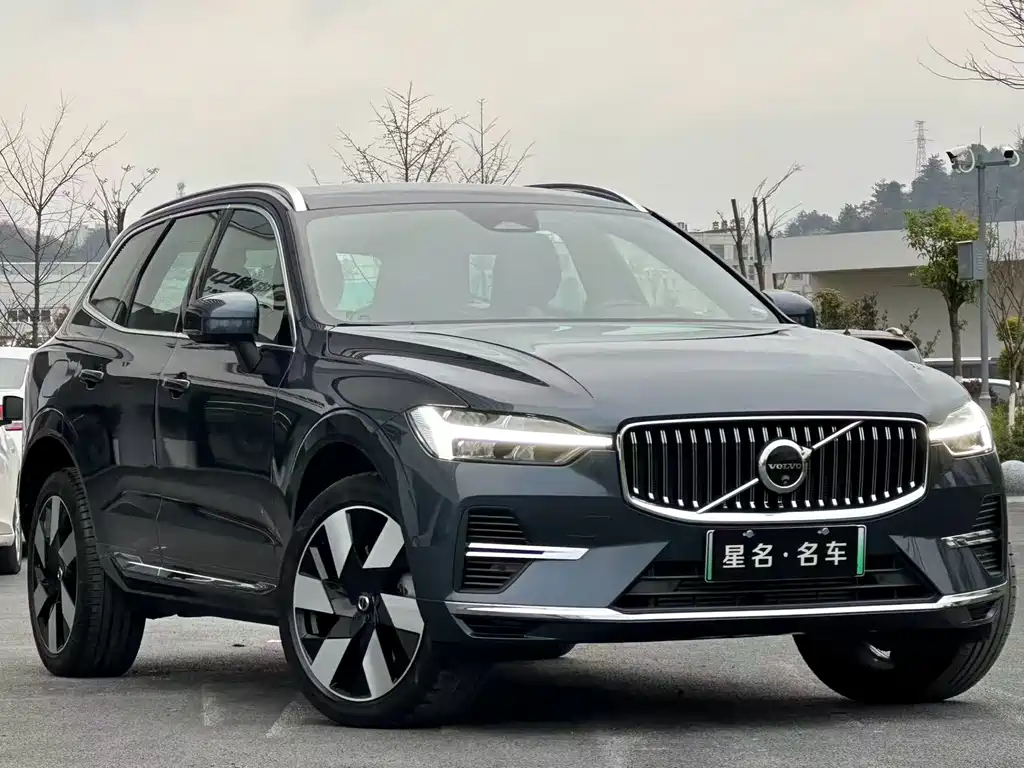 Volvo XC60 PHEV 2024 — фото 3