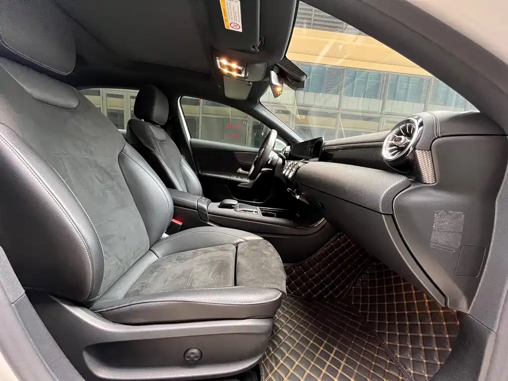 Mercedes-Benz A-Class 2020 — фото 12