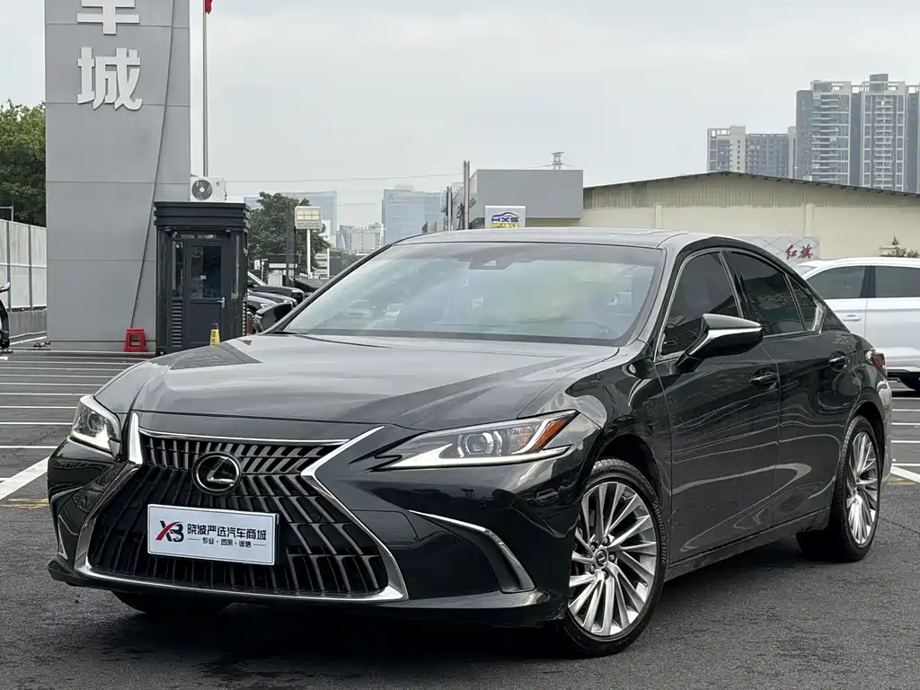 Lexus ES 2024 — фото 1