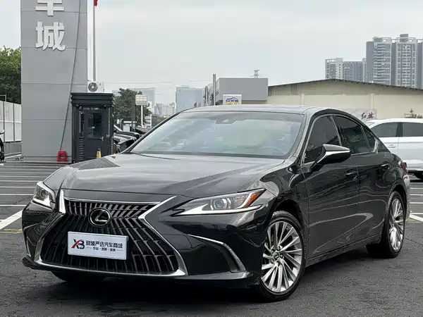 Lexus ES 2024