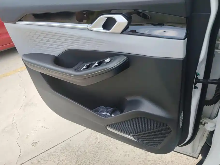 Geely Binyue 2022