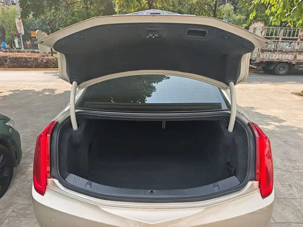 Cadillac XTS 2017 — фото 19
