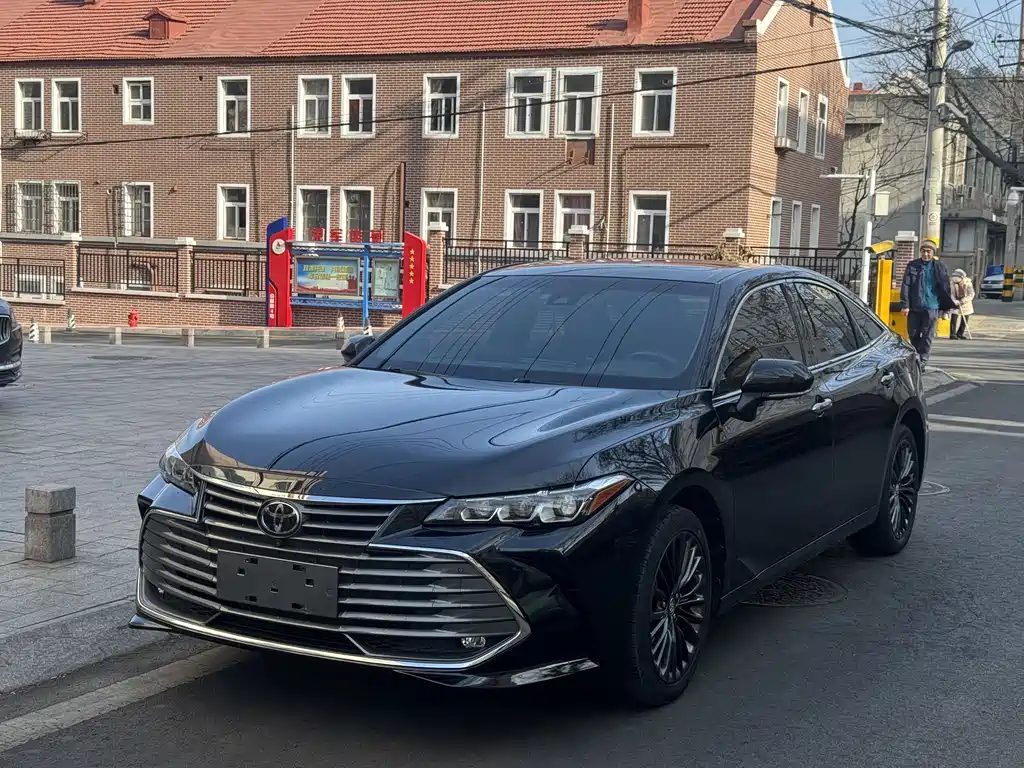 Toyota Avalon 2022 — фото 1