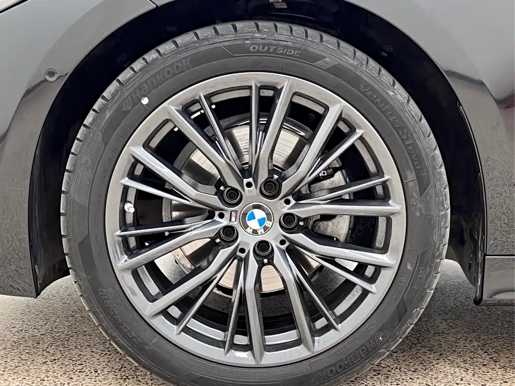 BMW 3 Series 2023 — фото 10