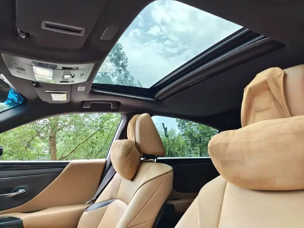 Lexus ES 2020