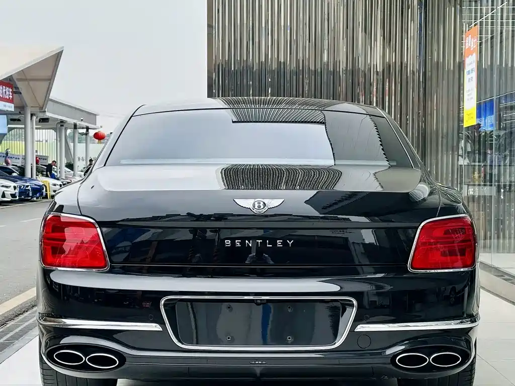 Bentley Flying Spur 2023 — фото 4