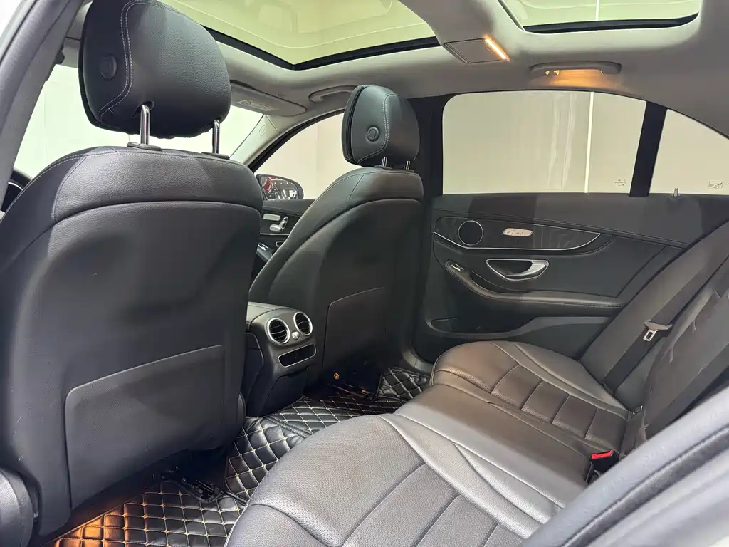 Mercedes-Benz C-Class 2019 — фото 19